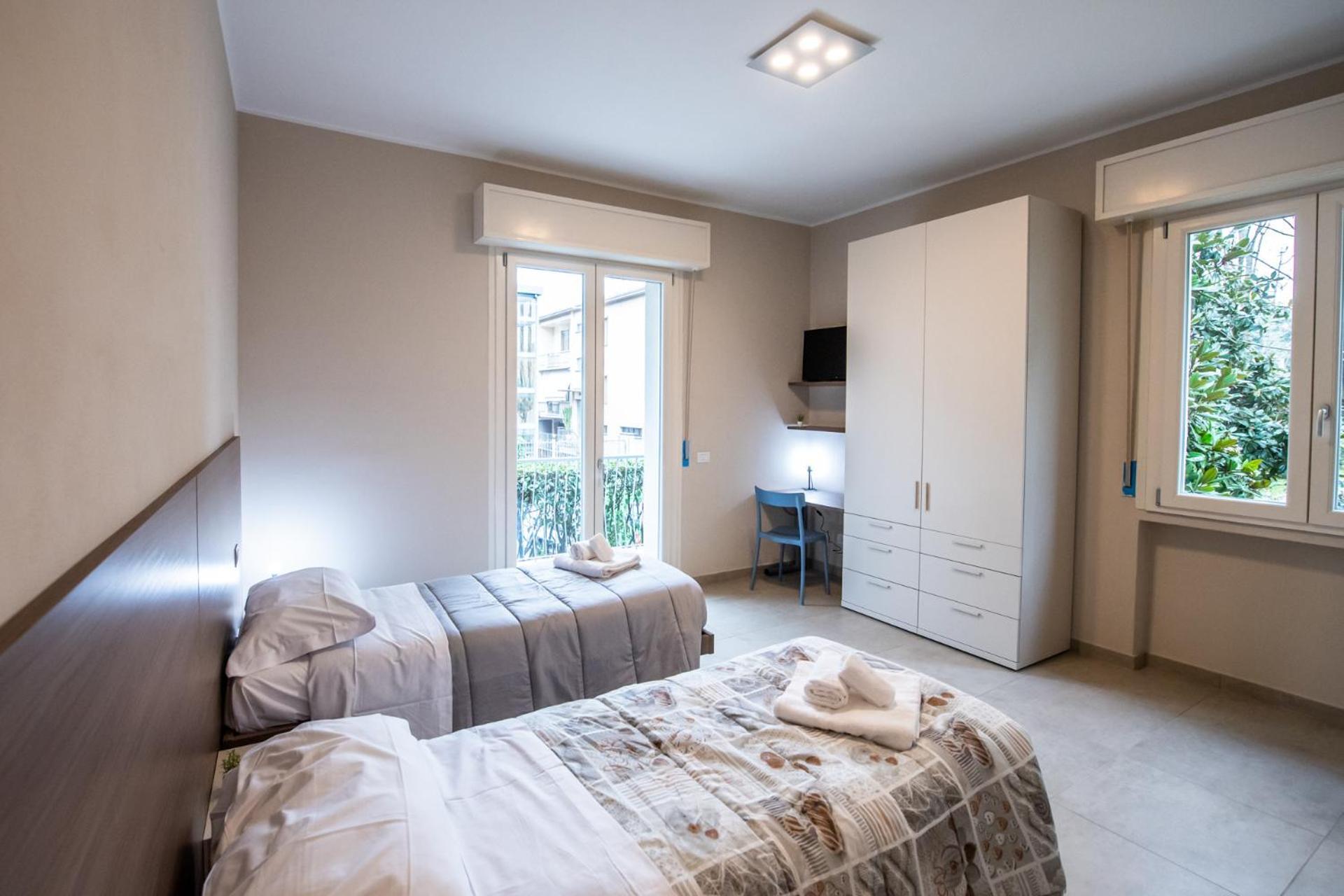 350 M Da Ospedale Maggiore L Parcheggio Prive L Rooms ปาร์มา ภายนอก รูปภาพ
