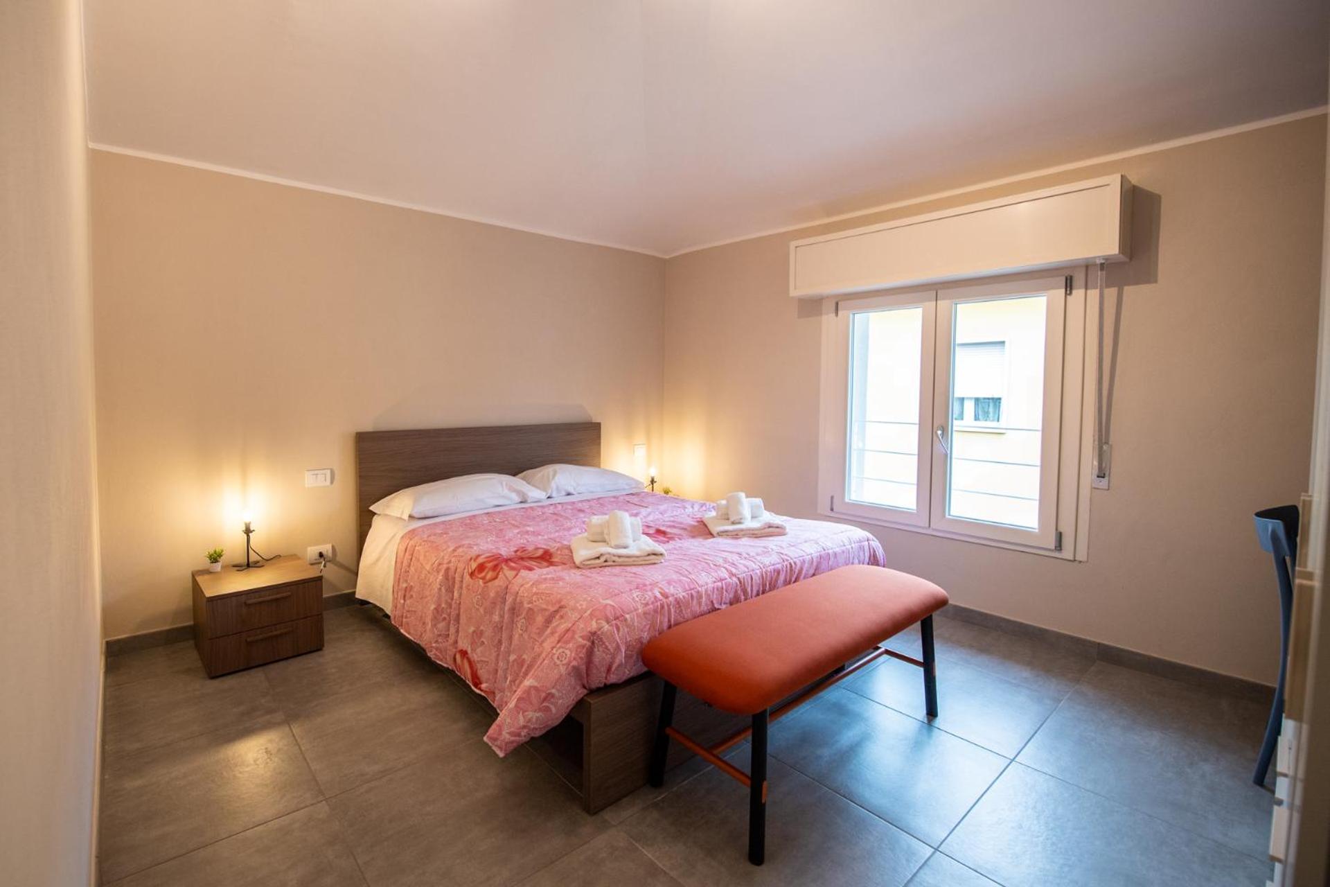 350 M Da Ospedale Maggiore L Parcheggio Prive L Rooms ปาร์มา ห้อง รูปภาพ